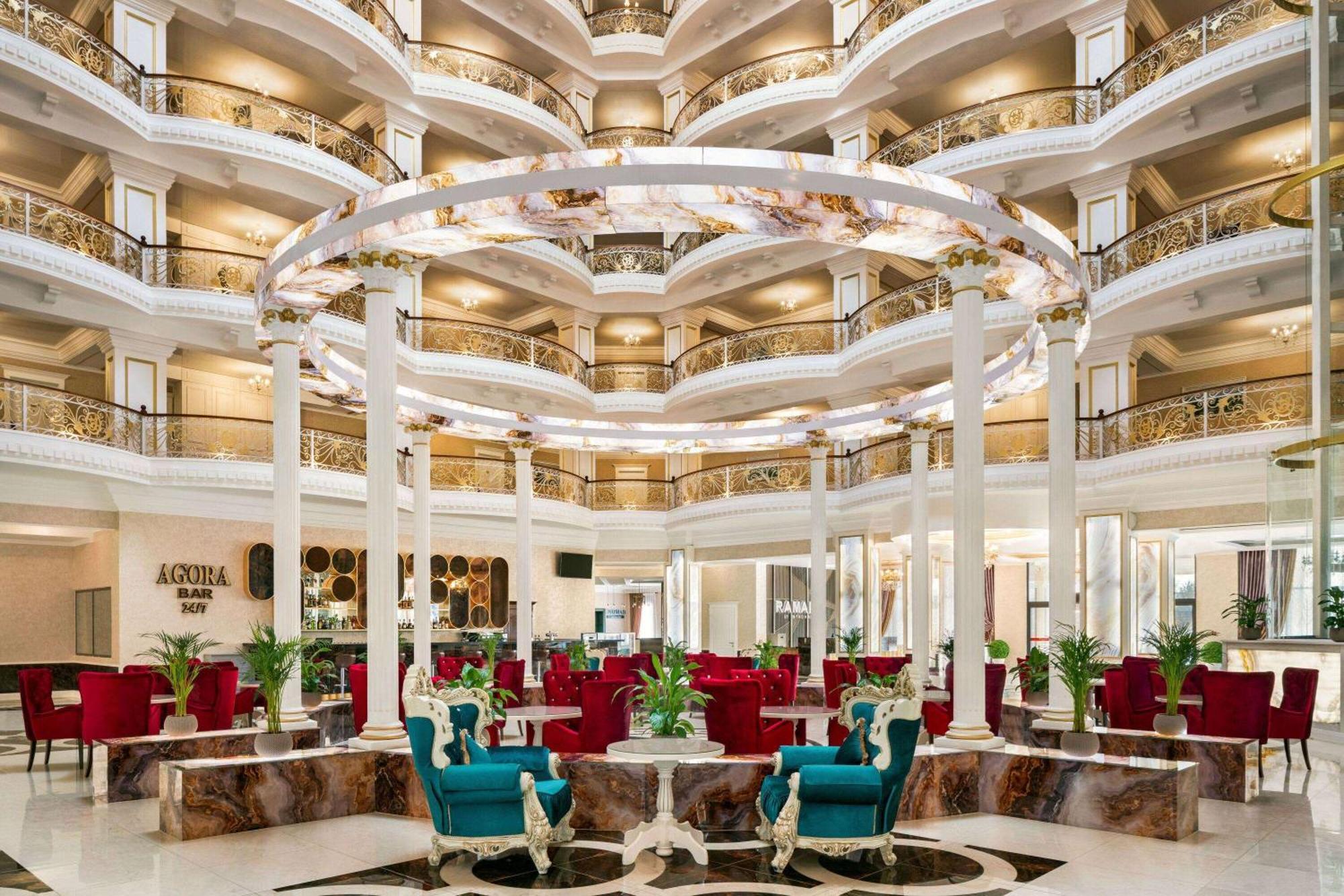 Ramada By Wyndham Shymkent Hotell Exteriör bild